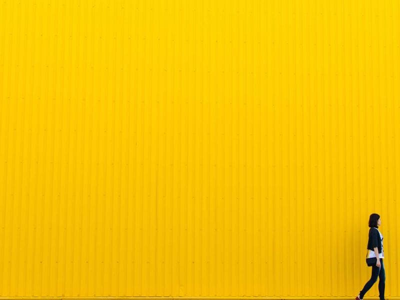 Abstract representation of signal processing and noise reduction